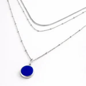 collier multirangs connecté argenté et résine bleue